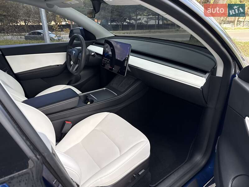 Позашляховик / Кросовер Tesla Model Y 2021 в Львові