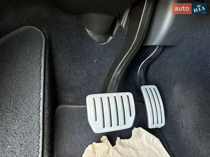 Позашляховик / Кросовер Tesla Model Y 2021 в Львові