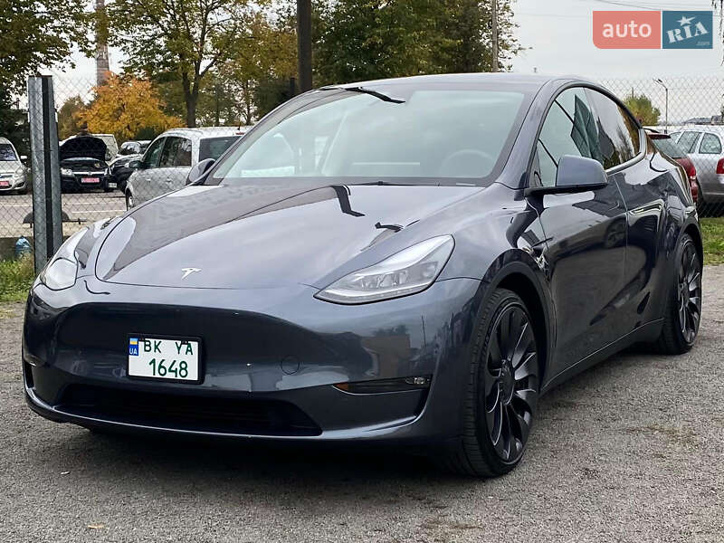 Tesla Model Y 2023