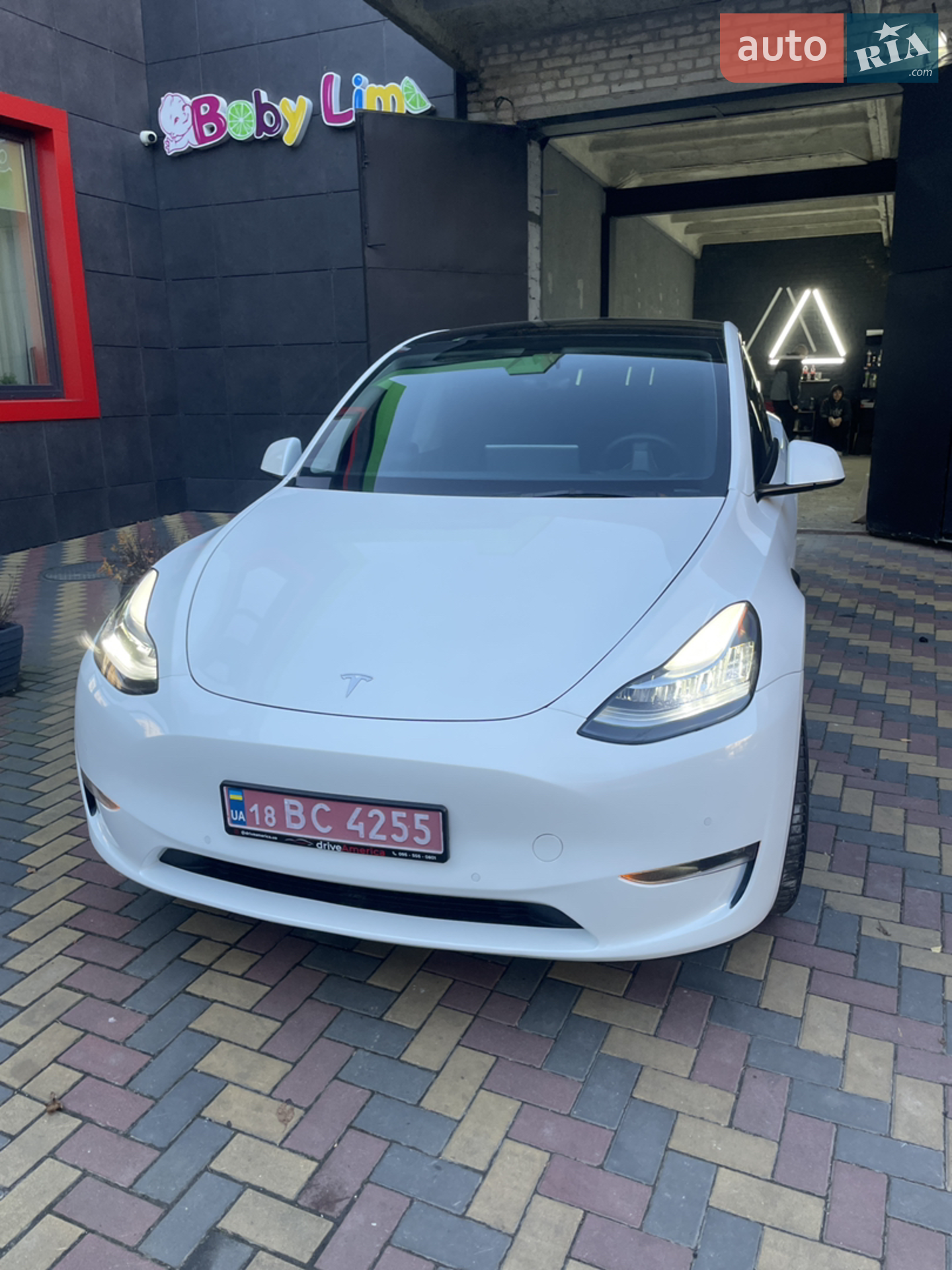 2022 Tesla Model Y - мініатюра 2