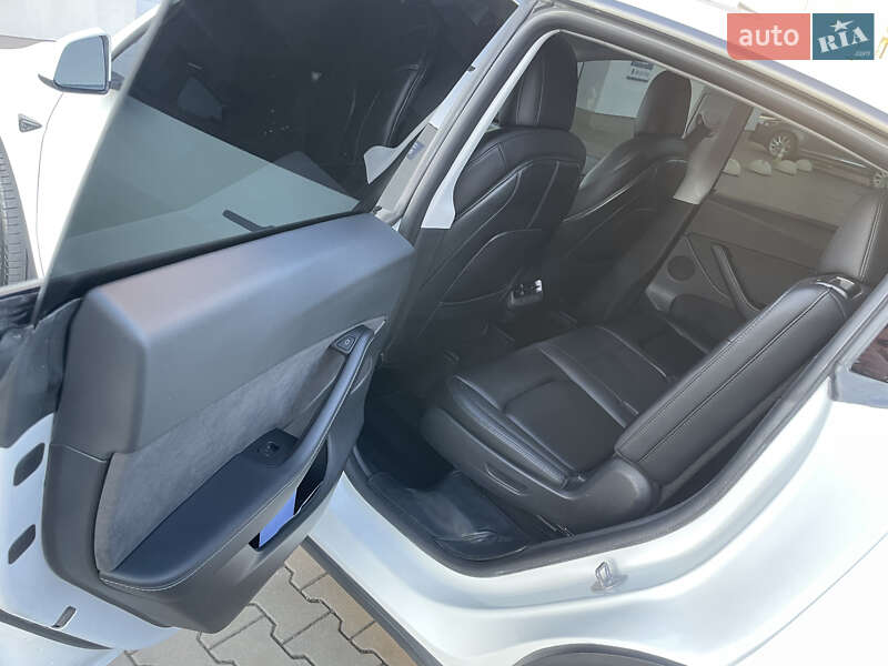 Внедорожник / Кроссовер Tesla Model Y 2022 в Луцке