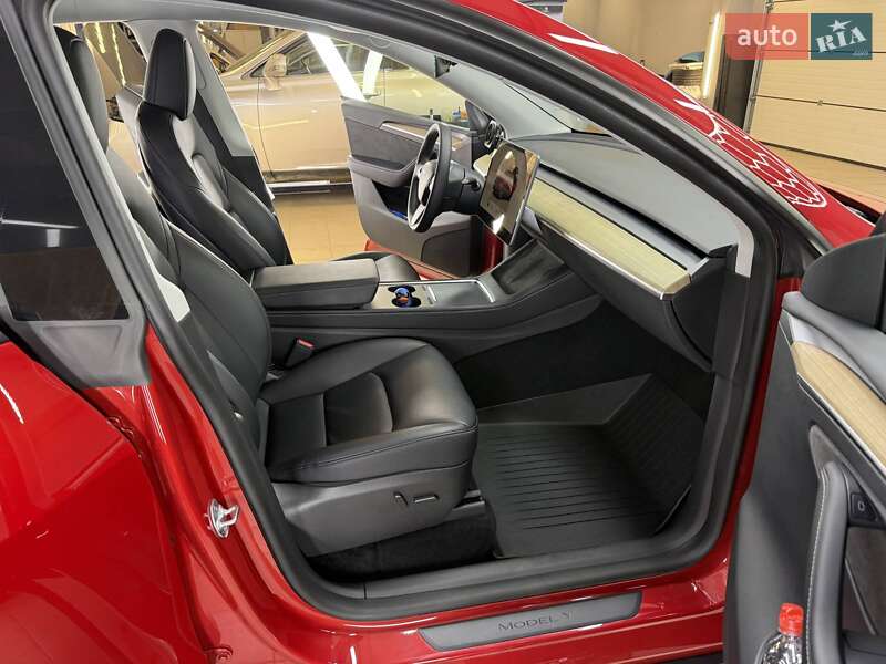 Внедорожник / Кроссовер Tesla Model Y 2022 в Киеве