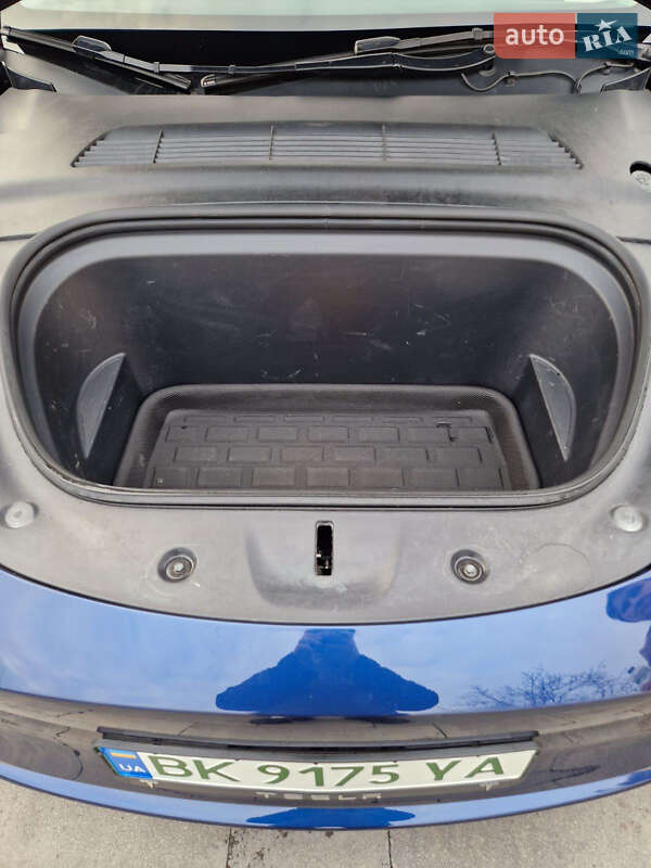 Позашляховик / Кросовер Tesla Model Y 2023 в Рівному
