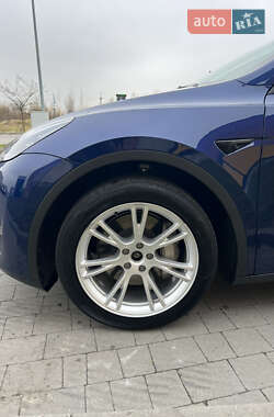 Внедорожник / Кроссовер Tesla Model Y 2023 в Львове