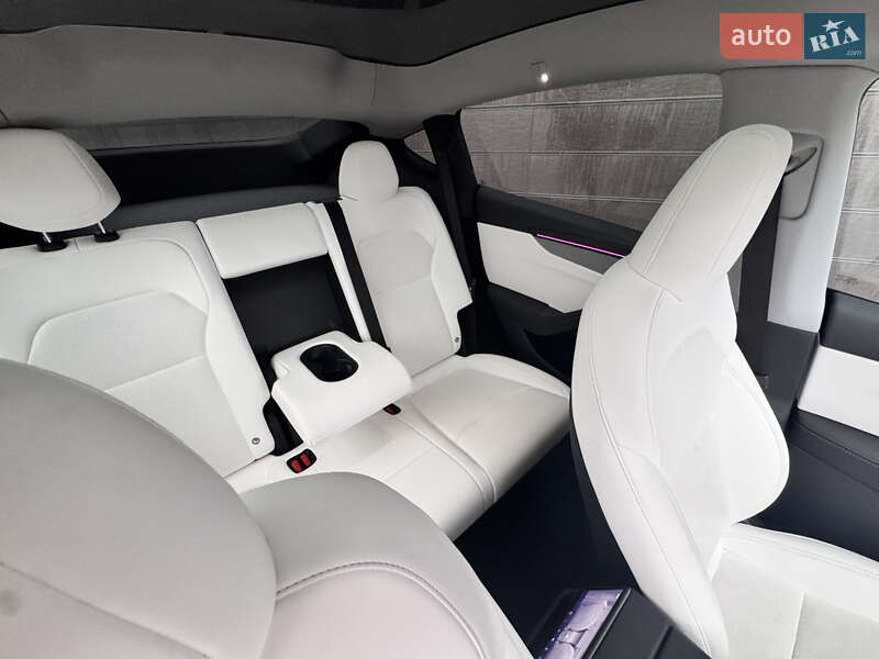 Позашляховик / Кросовер Tesla Model Y 2025 в Києві