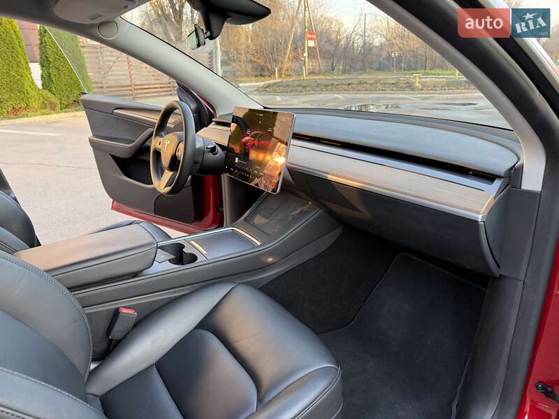Позашляховик / Кросовер Tesla Model Y 2023 в Дніпрі фото 16 Позашляховик / Кросовер Tesla Model Y 2023 в Дніпрі