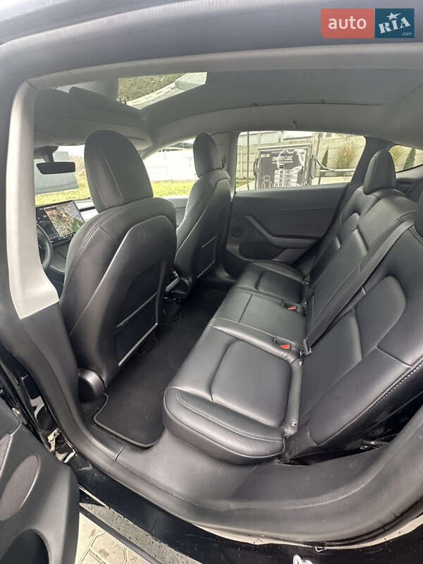 Внедорожник / Кроссовер Tesla Model Y 2021 в Киеве