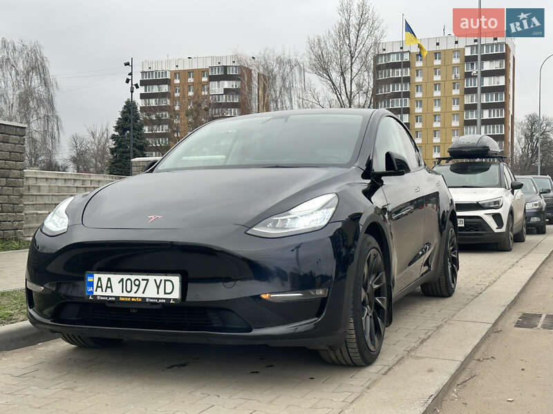 Внедорожник / Кроссовер Tesla Model Y 2021 в Киеве