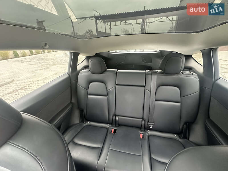 Внедорожник / Кроссовер Tesla Model Y 2021 в Киеве