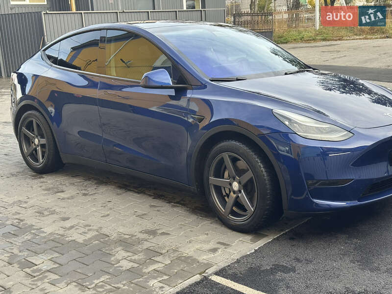Tesla Model Y 2021