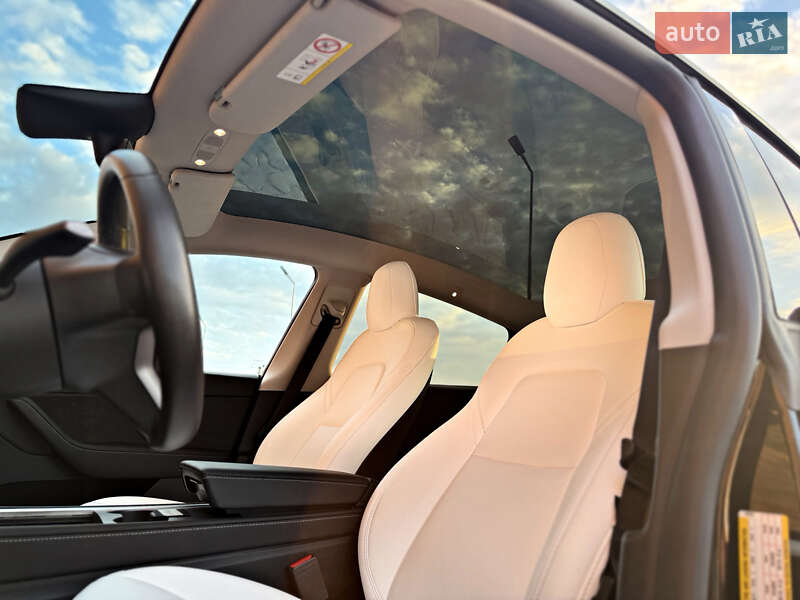 Внедорожник / Кроссовер Tesla Model Y 2024 в Черновцах