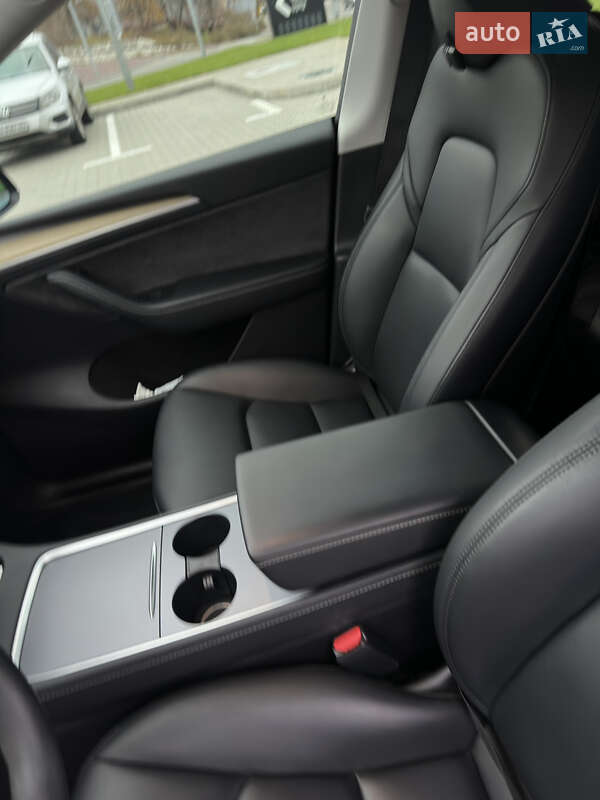 Внедорожник / Кроссовер Tesla Model Y 2022 в Киеве