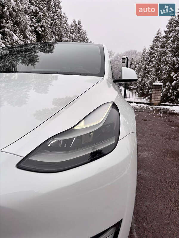 Позашляховик / Кросовер Tesla Model Y 2024 в Івано-Франківську