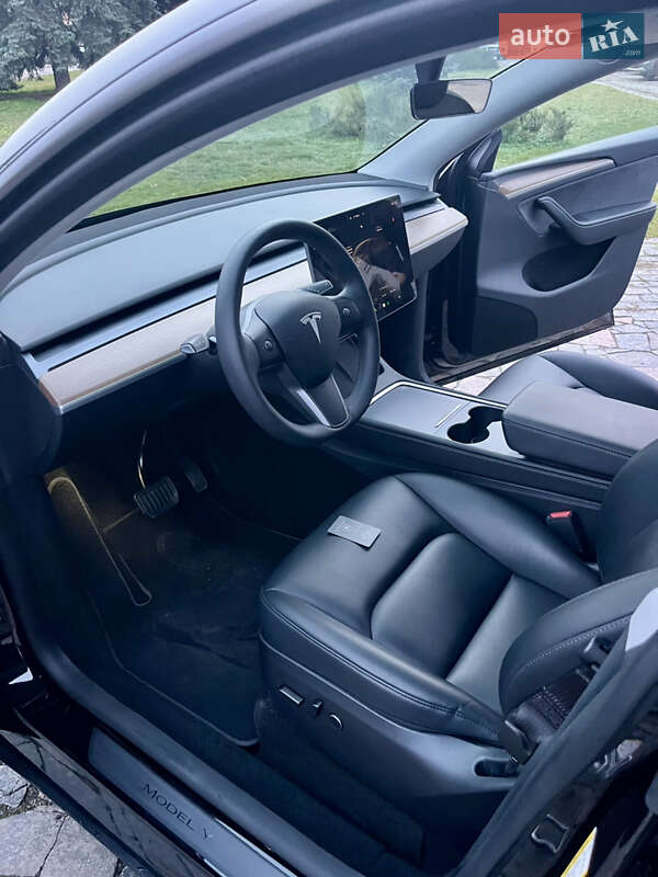 Внедорожник / Кроссовер Tesla Model Y 2023 в Кременчуге