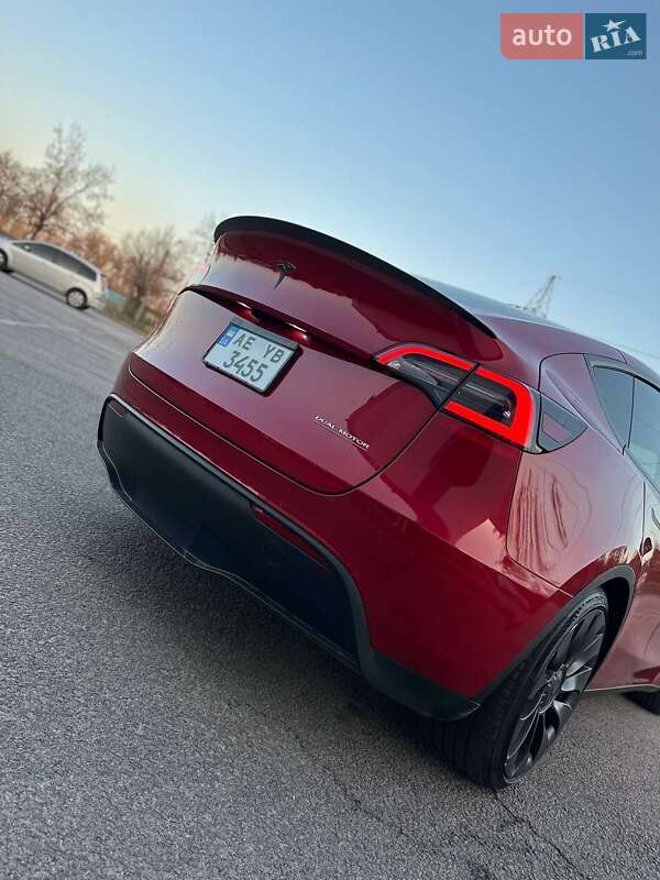 Позашляховик / Кросовер Tesla Model Y 2023 в Дніпрі фото 4 Позашляховик / Кросовер Tesla Model Y 2023 в Дніпрі