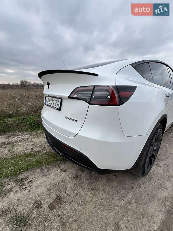 Внедорожник / Кроссовер Tesla Model Y 2021 в Киеве