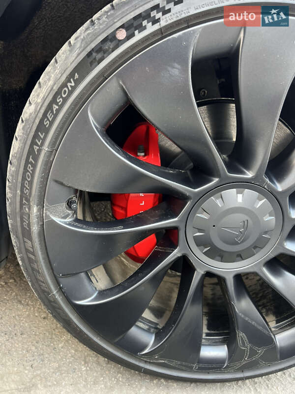 Позашляховик / Кросовер Tesla Model Y 2022 в Харкові