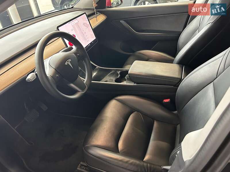 Внедорожник / Кроссовер Tesla Model Y 2020 в Тернополе