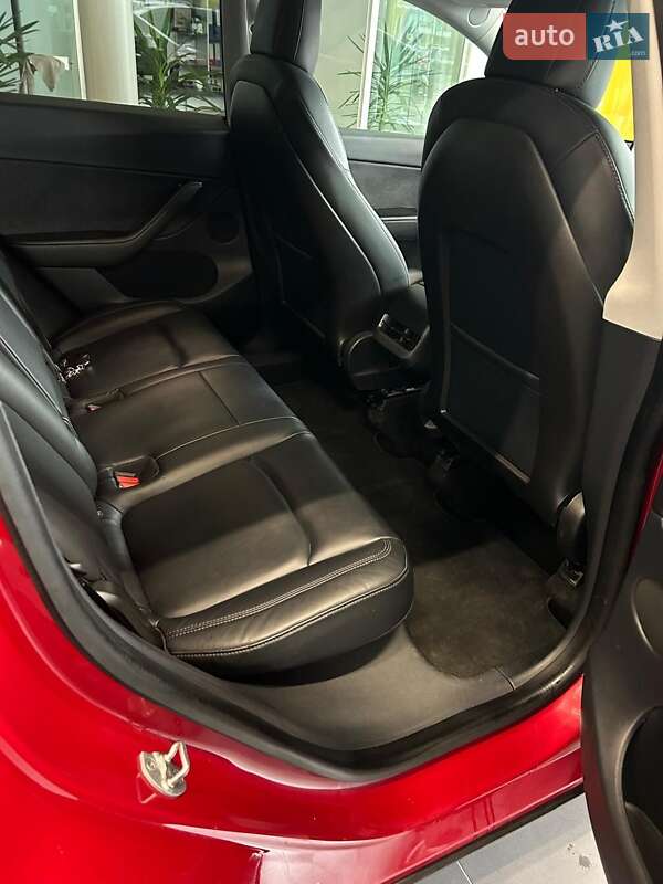 Внедорожник / Кроссовер Tesla Model Y 2020 в Тернополе