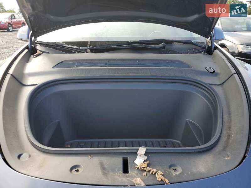 Позашляховик / Кросовер Tesla Model Y 2021 в Львові