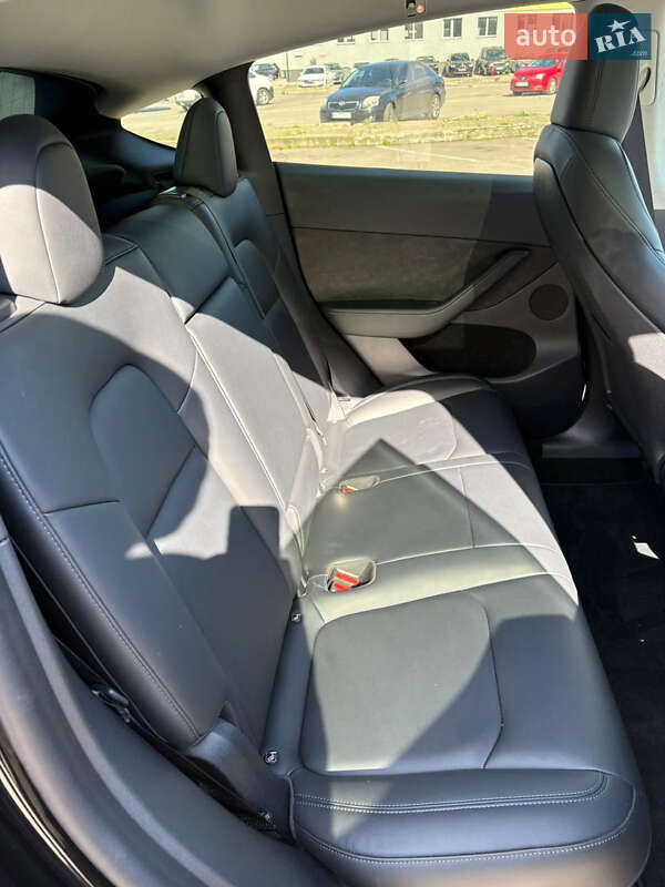 Внедорожник / Кроссовер Tesla Model Y 2022 в Ровно