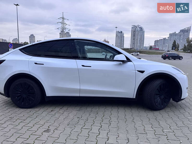 Внедорожник / Кроссовер Tesla Model Y 2023 в Киеве