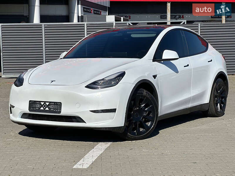 Внедорожник / Кроссовер Tesla Model Y 2023 в Киеве