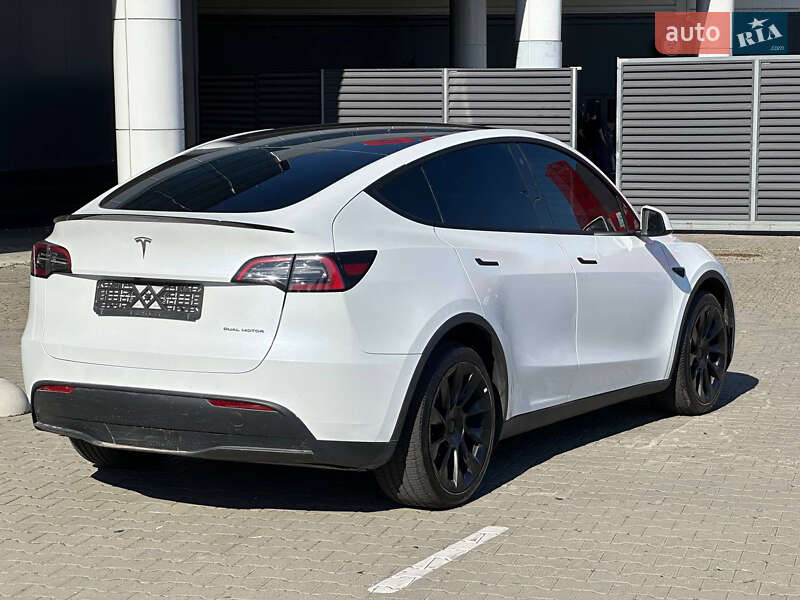Внедорожник / Кроссовер Tesla Model Y 2023 в Киеве