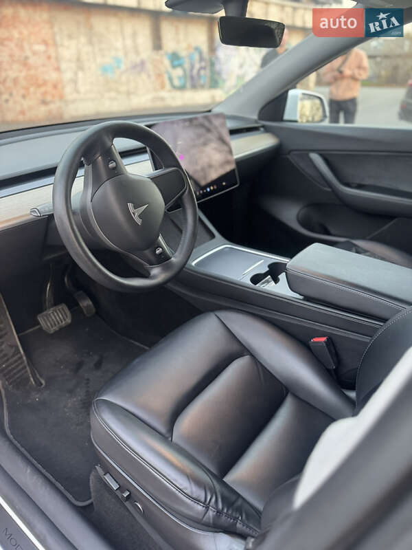 Внедорожник / Кроссовер Tesla Model Y 2021 в Днепре
