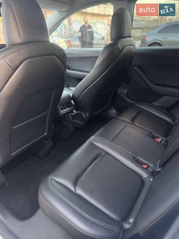 Внедорожник / Кроссовер Tesla Model Y 2021 в Днепре