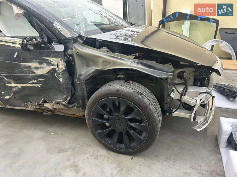 Позашляховик / Кросовер Tesla Model Y 2024 в Дніпрі
