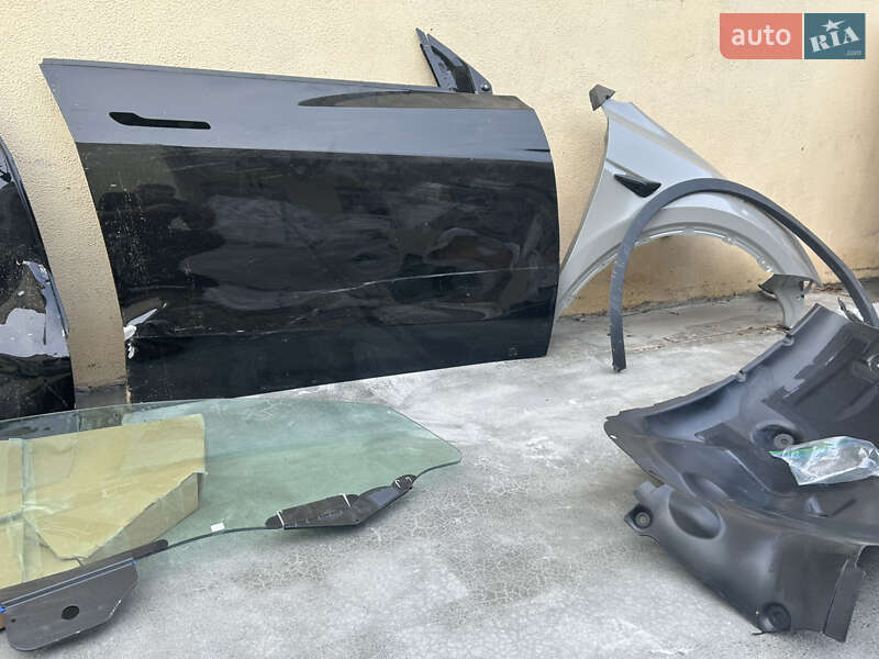 Позашляховик / Кросовер Tesla Model Y 2024 в Дніпрі