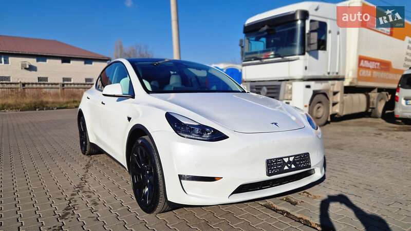 Позашляховик / Кросовер Tesla Model Y 2022 в Києві фото 13 Позашляховик / Кросовер Tesla Model Y 2022 в Києві
