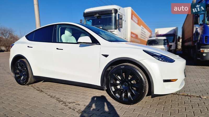 Позашляховик / Кросовер Tesla Model Y 2022 в Києві фото 18 Позашляховик / Кросовер Tesla Model Y 2022 в Києві