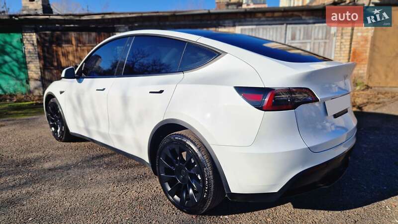 Позашляховик / Кросовер Tesla Model Y 2022 в Києві фото 28 Позашляховик / Кросовер Tesla Model Y 2022 в Києві