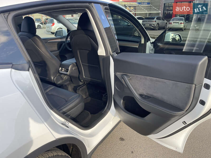 Позашляховик / Кросовер Tesla Model Y 2023 в Дніпрі фото 7 Позашляховик / Кросовер Tesla Model Y 2023 в Дніпрі