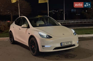 Внедорожник / Кроссовер Tesla Model Y 2021 в Киеве