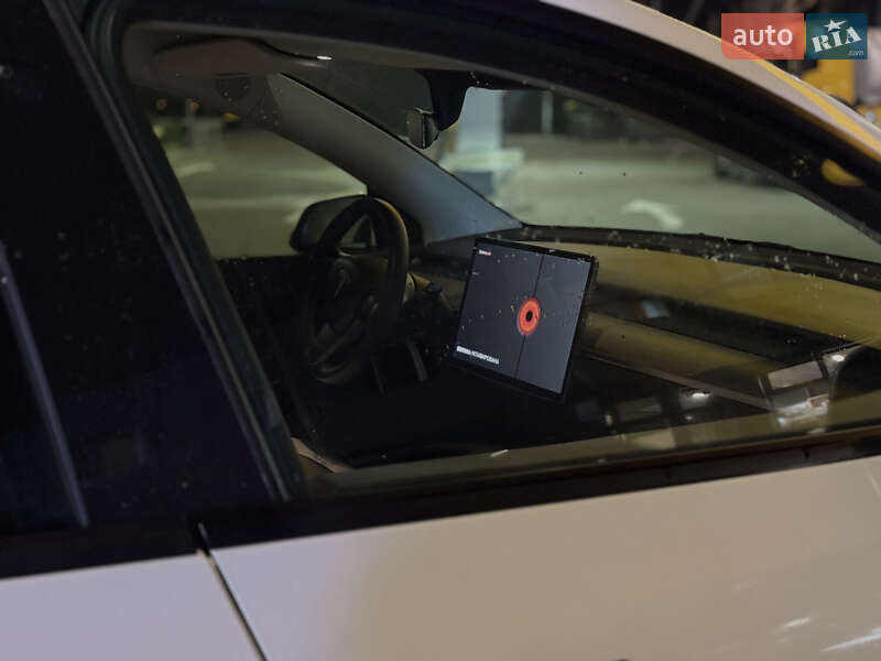 Внедорожник / Кроссовер Tesla Model Y 2021 в Киеве