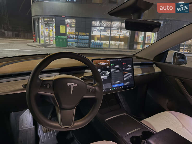 Внедорожник / Кроссовер Tesla Model Y 2021 в Киеве