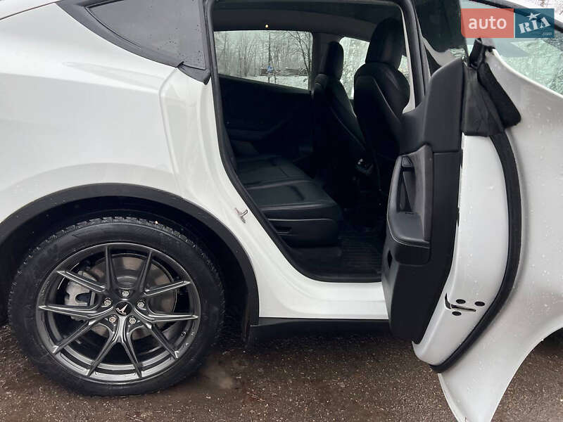 Внедорожник / Кроссовер Tesla Model Y 2021 в Тернополе фото 26 Внедорожник / Кроссовер Tesla Model Y 2021 в Тернополе