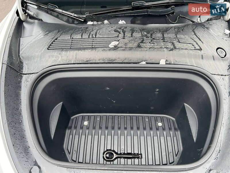 Внедорожник / Кроссовер Tesla Model Y 2021 в Тернополе фото 43 Внедорожник / Кроссовер Tesla Model Y 2021 в Тернополе