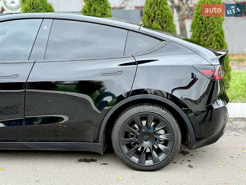 Позашляховик / Кросовер Tesla Model Y 2020 в Харкові