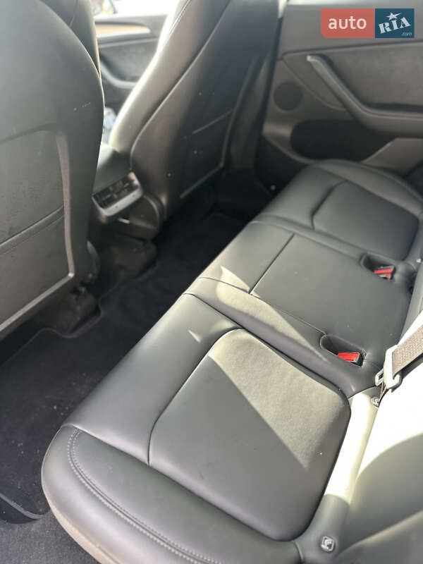 Позашляховик / Кросовер Tesla Model Y 2023 в Олександрії