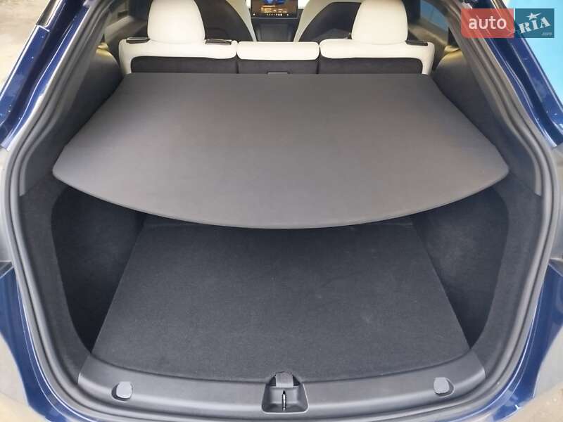 Позашляховик / Кросовер Tesla Model Y 2023 в Києві фото 11 Позашляховик / Кросовер Tesla Model Y 2023 в Києві