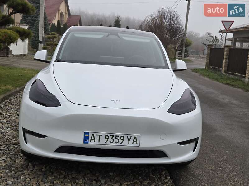 Внедорожник / Кроссовер Tesla Model Y 2023 в Ивано-Франковске