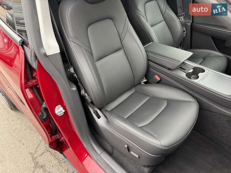 Позашляховик / Кросовер Tesla Model Y 2024 в Києві фото 29 Позашляховик / Кросовер Tesla Model Y 2024 в Києві