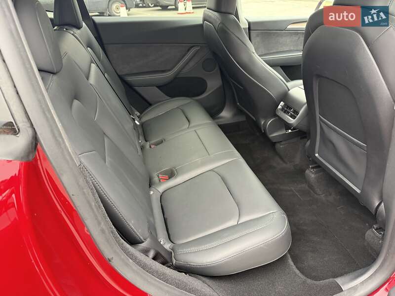 Позашляховик / Кросовер Tesla Model Y 2024 в Києві фото 32 Позашляховик / Кросовер Tesla Model Y 2024 в Києві