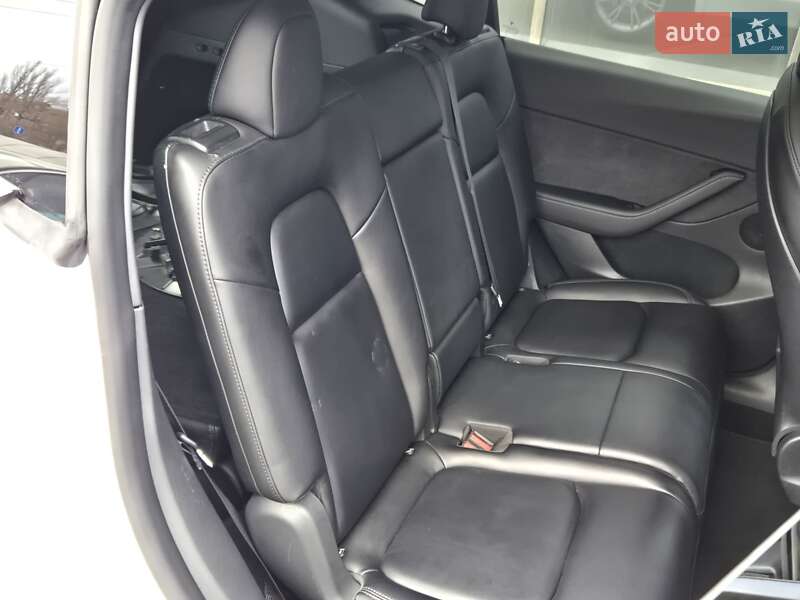 Внедорожник / Кроссовер Tesla Model Y 2022 в Киеве