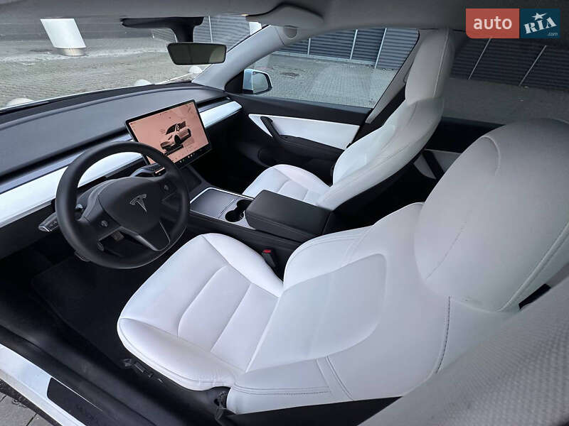 Внедорожник / Кроссовер Tesla Model Y 2022 в Киеве