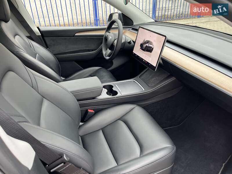 Позашляховик / Кросовер Tesla Model Y 2023 в Тернополі